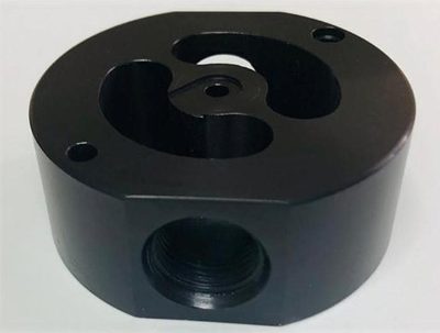Conexión cilíndrica de acero maquinada en CNC